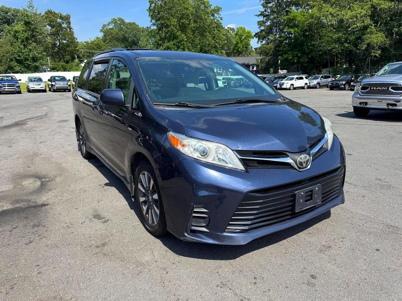2018 Toyota Sienna VIN 5TDJZ3DC1JS189479 COPART salvage auction — MINOR DENT/SCRATCHES, Wv - Certificate Of Title, sold $7,900 on 2026-07-28 (photo 4)