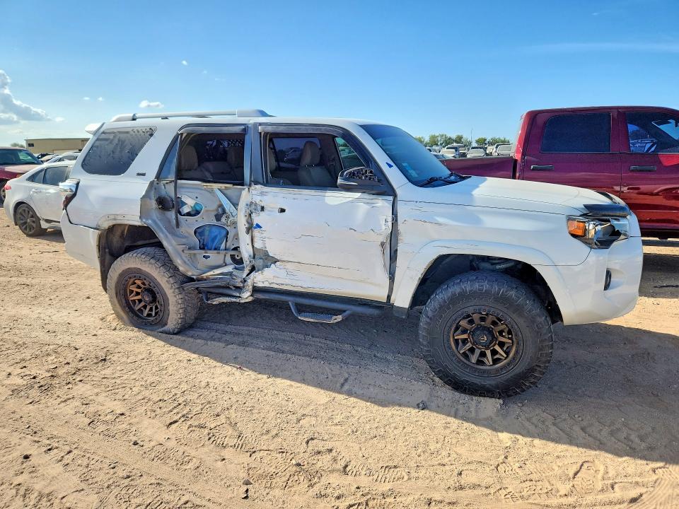 2016 Toyota 4runner VIN JTEZU5JR9G5111371 COPART salvage auction — SIDE, TX - SALVAGE VEHICLE TITLE (P), sold $7,500 on 2026-07-16 (photo 4)