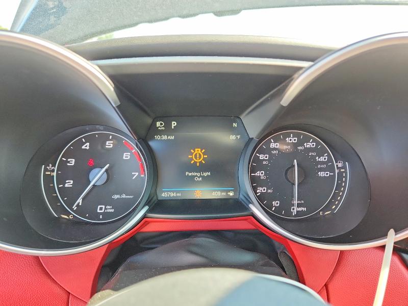 2018 Alfa romeo Giulia VIN ZARFAECN0J7565990 COPART salvage auction — FRONT END, Nc - Salvage Certificate Of Title, sold $8,200 on 2026-08-12 (photo 9)