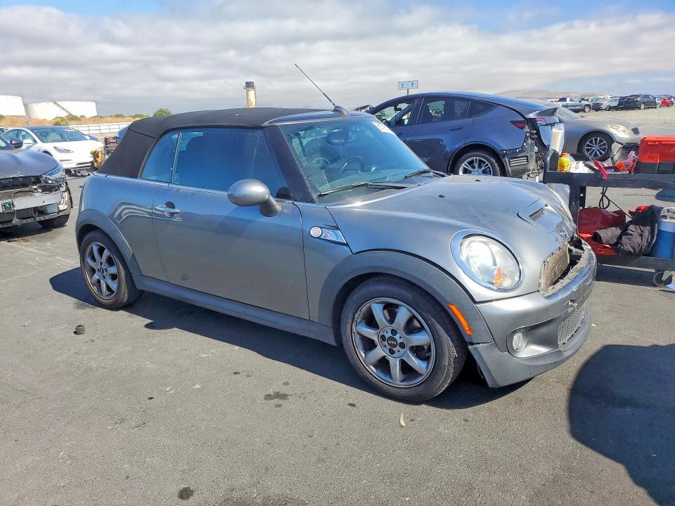 2009 Mini Cooper VIN WMWMS33529TY50239 COPART salvage auction — FRONT END, CA - SALVAGE CERTIFICATE, sold $775 on 2026-07-27 (photo 4)