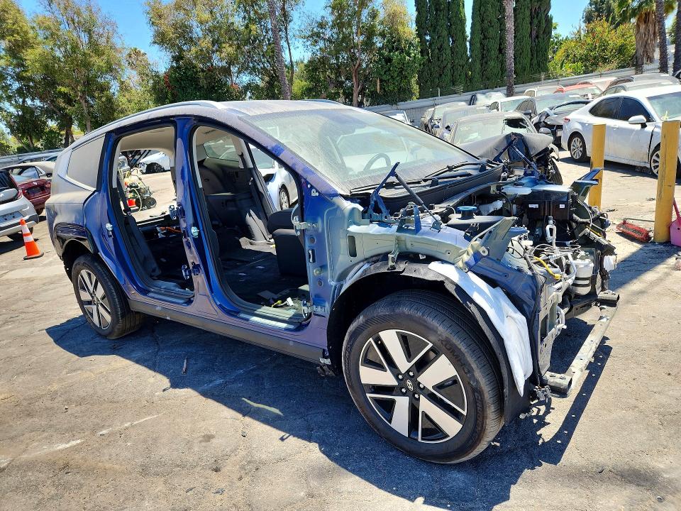 2026 Hyundai Ioniq 9 VIN 7YAMUFS36TY008828 COPART salvage auction — STRIPPED, Ca - Certificate Of Title, sold $50 on 2026-07-28 (photo 4)