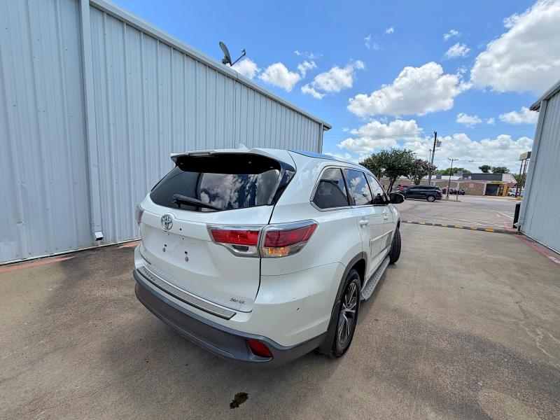 2016 Toyota Highlander VIN 5TDKKRFH9GS155738 COPART salvage auction — MINOR DENT/SCRATCHES, Tx - Certificate Of Title (P), sold $29,500 on 2026-07-27 (photo 4)