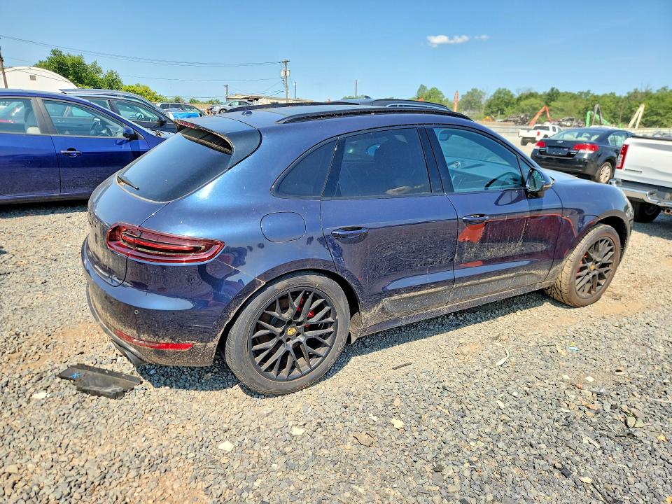 2017 Porsche Macan VIN WP1AG2A56HLB53075 COPART salvage auction — MINOR DENT/SCRATCHES, Nj - Certificate Of Title, sold $3,700 on 2026-07-31 (photo 3)