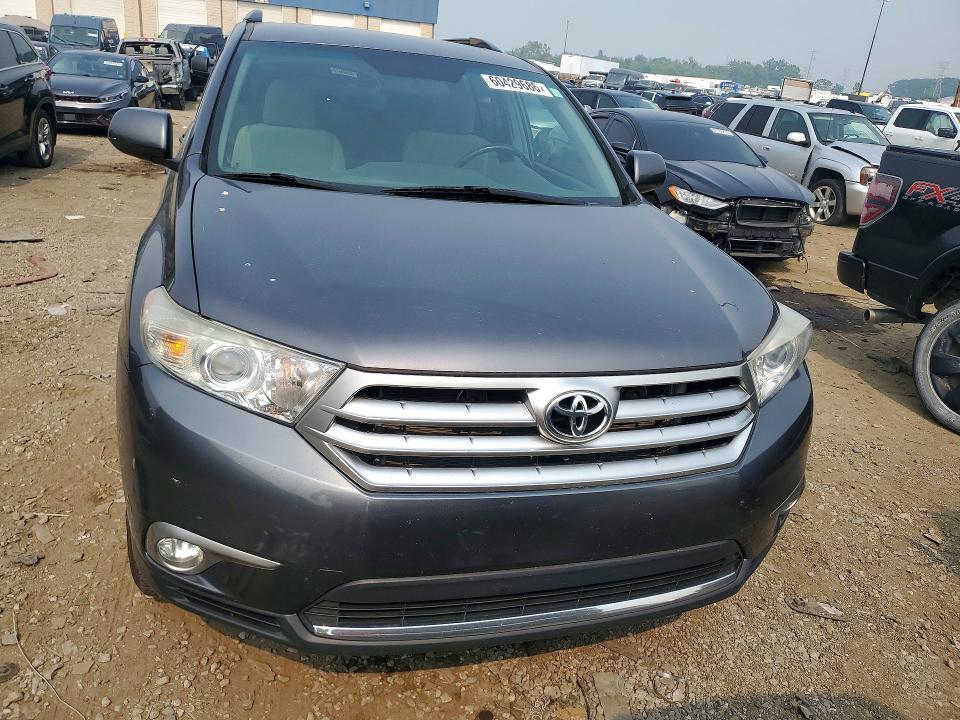 2013 Toyota Highlander VIN 5TDZA3EH4DS038922 COPART salvage auction — REAR END, MI - CERTIFICATE OF TITLE, sold $1,450 on 2026-07-24 (photo 5)