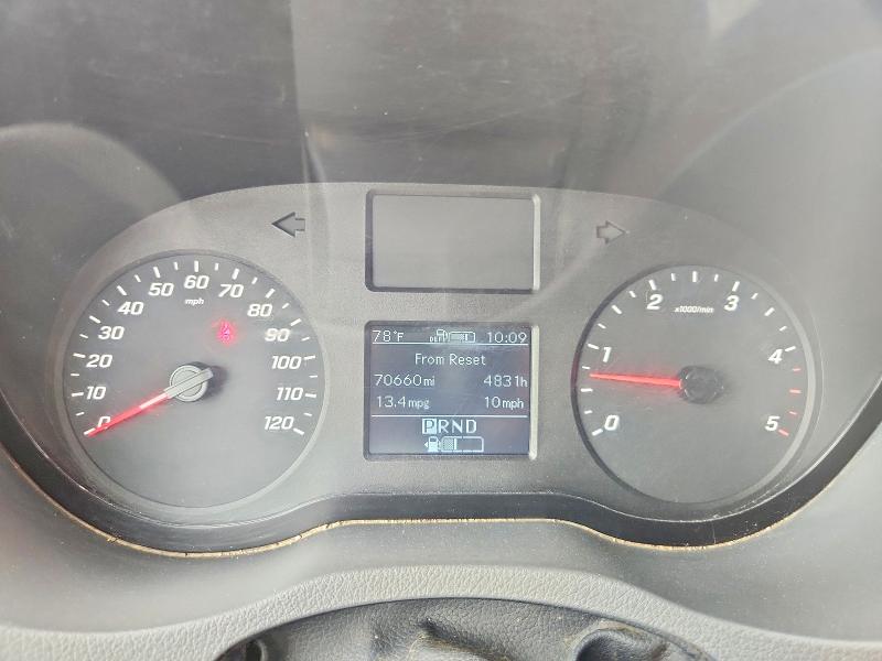 2019 Mercedes-benz Sprinter VIN WD4PF0CD9KP160096 COPART salvage auction — NORMAL WEAR, Il - Certificate Of Title, sold $3,550 on 2026-07-27 (photo 9)