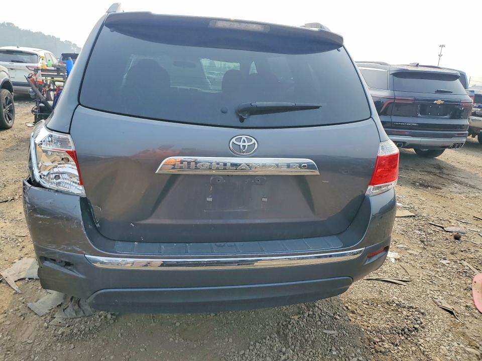 2013 Toyota Highlander VIN 5TDZA3EH4DS038922 COPART salvage auction — REAR END, MI - CERTIFICATE OF TITLE, sold $1,450 on 2026-07-24 (photo 6)