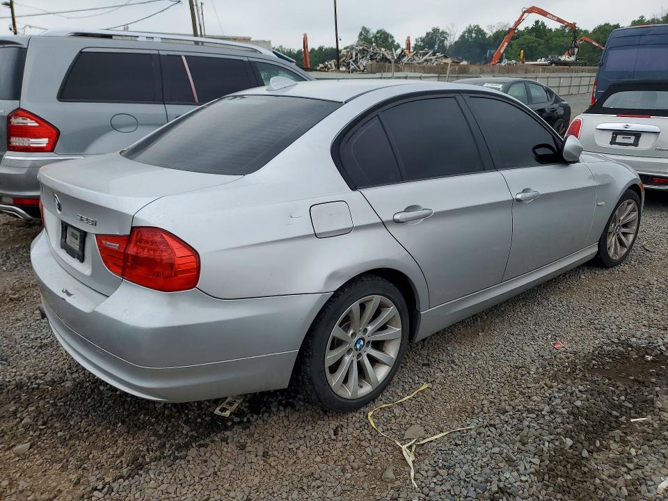 2011 BMW 3 series VIN WBAPH5C58BA446340 COPART salvage auction — MINOR DENT/SCRATCHES, Nj - Certificate Of Title, sold $375 on 2026-07-31 (photo 3)