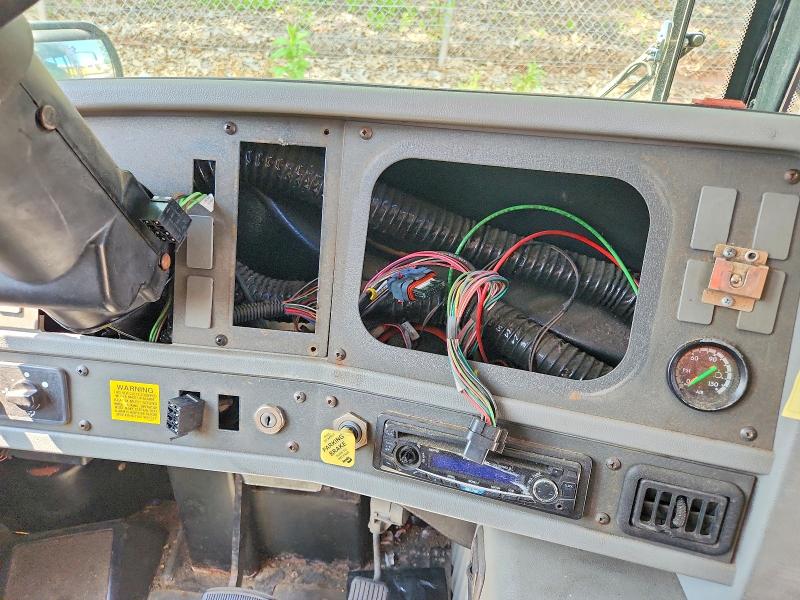 2015 Thomabuses Bus VIN 1T7YR4F21F1285757 COPART salvage auction — SIDE, PA - CERTIFICATE OF SALVAGE, sold $825 on 2026-08-27 (photo 8)