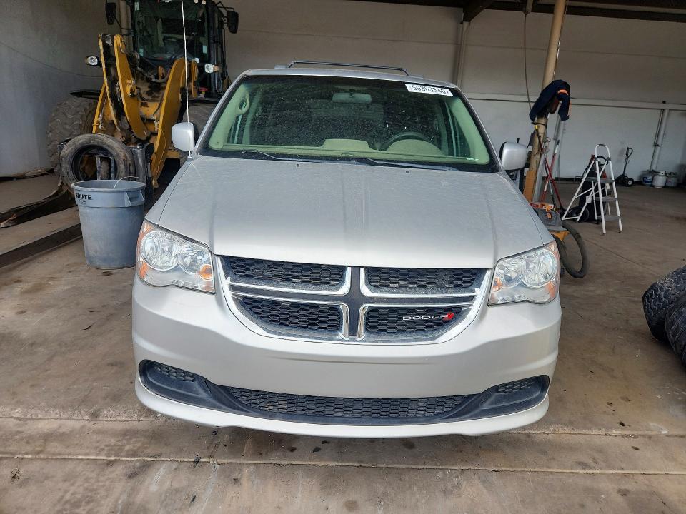 2012 Dodge Caravan VIN 2C4RDGCGXCR379127 COPART salvage auction — MINOR DENT/SCRATCHES, Az - Certificate Of Title, sold $225 on 2026-07-24 (photo 5)