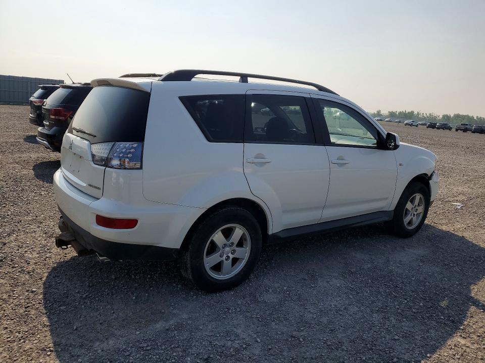 2011 Mitsubishi Outlander VIN JA4AS2AW7BU609704 COPART salvage auction — FRONT END, On - Permit No Brand - Unfit, sold $150 on 2026-07-30 (photo 3)