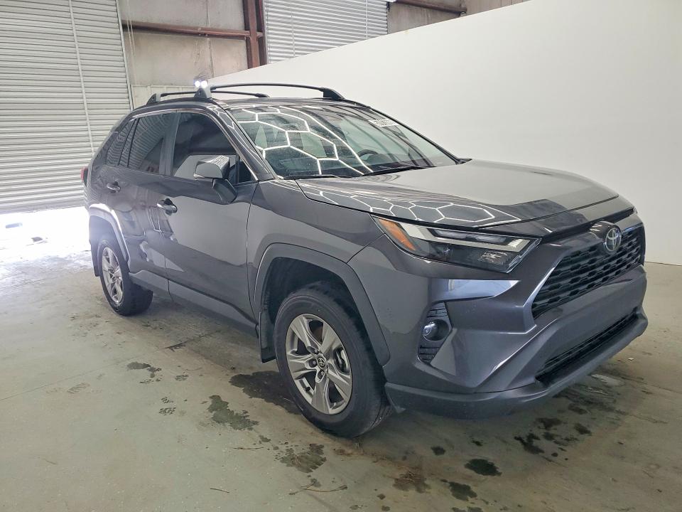2025 Toyota Rav4 VIN 2T3W1RFV4SW403654 COPART salvage auction — MINOR DENT/SCRATCHES, SC - CERTIFICATE OF TITLE, sold $27,000 on 2026-07-28 (photo 4)