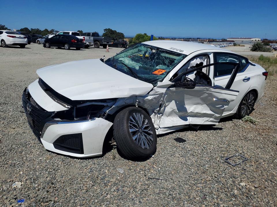 2024 Nissan Altima VIN 1N4BL4DV7RN399315 COPART salvage auction — ROLLOVER, Salvage Title, sold $625 on 2026-08-20 (photo 1)