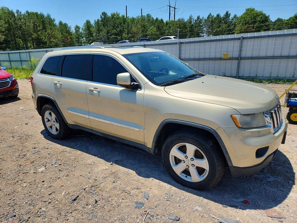 2012 Jeep Grand cherokee VIN 1C4RJFAG7CC132968 COPART salvage auction — NORMAL WEAR, VA - CERTIFICATE OF TITLE, sold $1,650 on 2026-08-01 (photo 4)