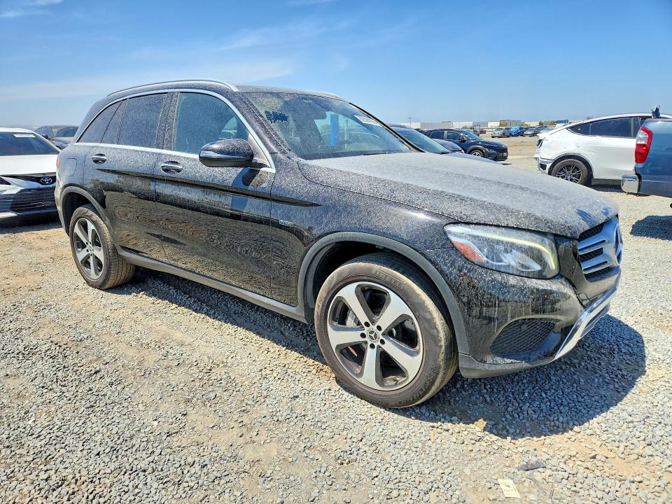 2019 Mercedes-benz Glc VIN WDC0G5EB4KF563338 COPART salvage auction — MINOR DENT/SCRATCHES, Ca - Dis/Dlr/Exp Only Clean Title (P), sold $9,700 on 2026-08-03 (photo 4)