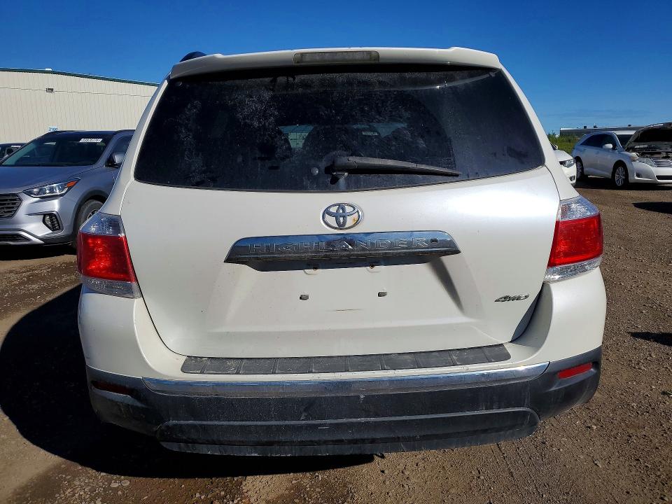 2013 Toyota Highlander VIN 5TDBK3EH1DS207972 COPART salvage auction — VANDALISM, Ab - Bos - Salvage, sold $375 on 2026-07-28 (photo 6)