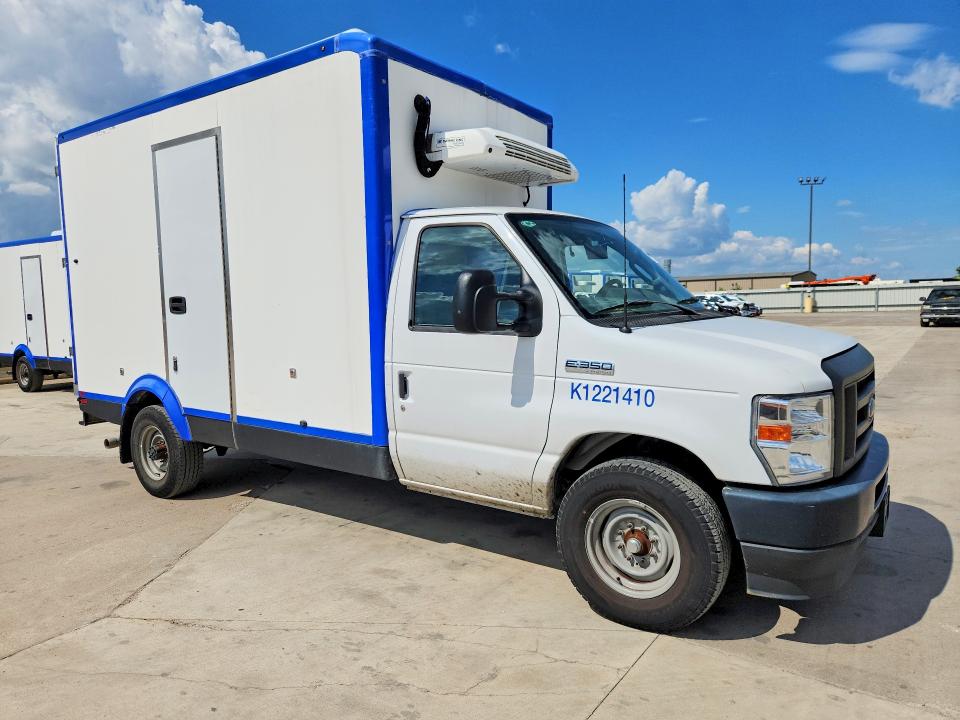 2023 Ford Econoline VIN 1FDWE3FK7PDD18895 COPART salvage auction — MECHANICAL, TX - CERTIFICATE OF TITLE, sold $9,300 on 2026-07-29 (photo 4)