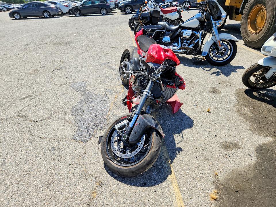 2025 Ducati Panigale VIN ZDMDAG6W2SB001648 COPART salvage auction — UNDERCARRIAGE, CA - SALVAGE CERTIFICATE, sold $2,550 on 2026-09-17 (photo 2)