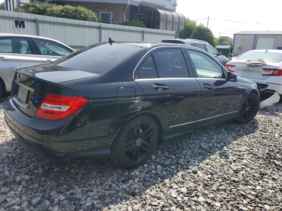 2013 Mercedes-benz C-klasse VIN WDDGF4HB3DR279641 COPART salvage auction — WATER/FLOOD, Ma - Cert Of Title-Reconstrctd Fld, sold $1,000 on 2026-07-23 (photo 3)