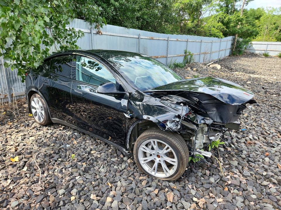 2023 Tesla Model y VIN 7SAYGDEE8PA174422 COPART salvage auction — FRONT END, Ny - Certificate Of Title, sold $1,150 on 2026-07-21 (photo 4)