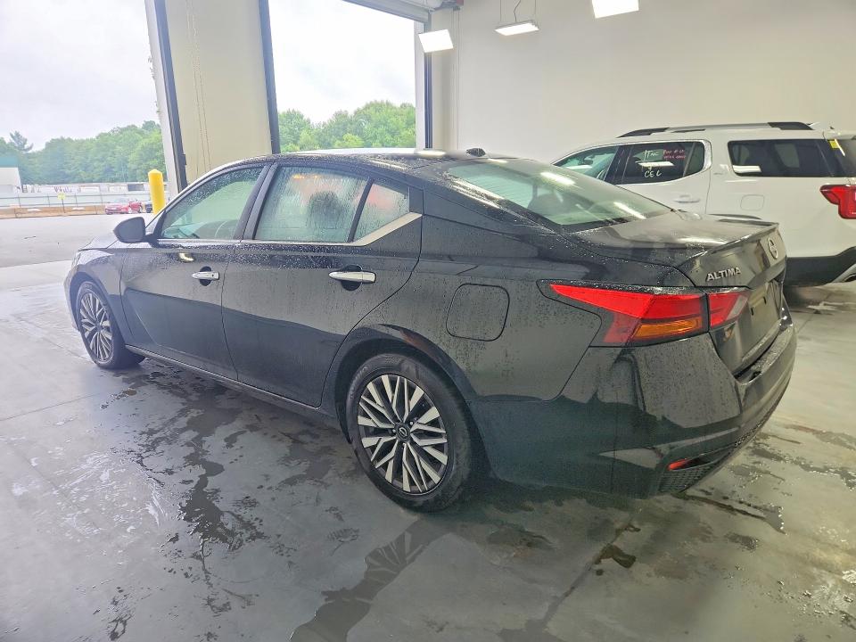 2025 Nissan Altima VIN 1N4BL4DV1SN350228 COPART salvage auction — SIDE, VA - CERT OF TITLE - SALVAGE, sold $5,600 on 2026-08-03 (photo 2)