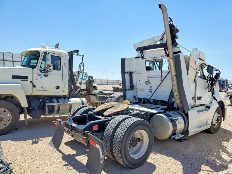 2022 Volvo Vnl VIN 4V4N39THXNN298347 COPART salvage auction — ALL OVER, In - Certificate Of Title, sold $16,000 on 2026-07-28 (photo 4)