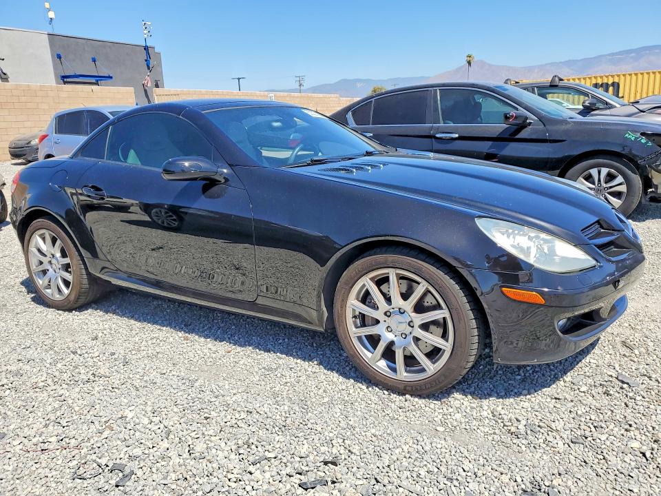2005 Mercedes-benz Slk-klasse VIN WDBWK56F05F049554 COPART salvage auction — SIDE, CA - SALVAGE CERTIFICATE, sold $1,000 on 2026-08-19 (photo 4)