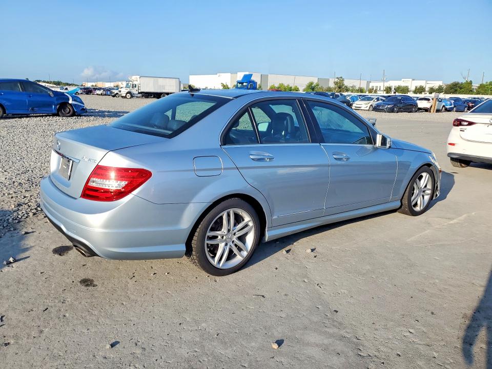 2013 Mercedes-benz C-klasse VIN WDDGF8AB5DA822990 COPART salvage auction — FRONT END, Fl - Cert Of Title Slvg Rebuildable, sold $2,150 on 2026-08-05 (photo 3)