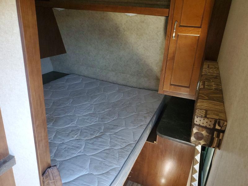 2017 Jaycee Trailer VIN 1UJBJ0BP3H77W0474 COPART salvage auction — FRONT END, OR - SALVAGE TITLE CERTIFICATE, sold $2,000 on 2026-08-27 (photo 5)