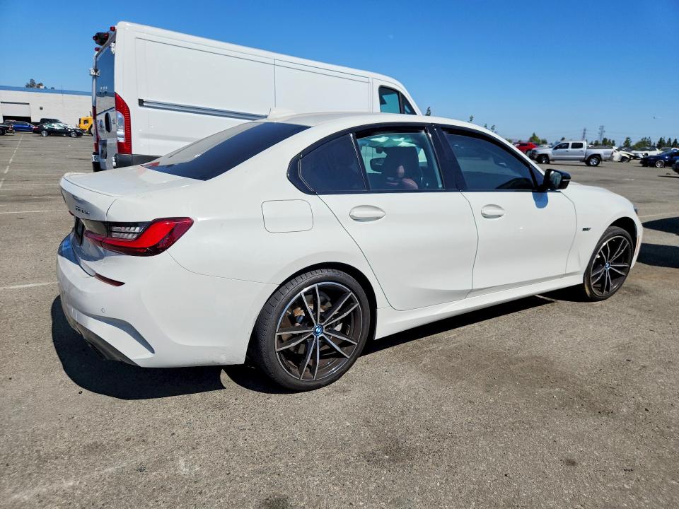 2022 BMW 3er VIN 3MW5P7J05N8C52264 COPART salvage auction — FRONT END, Ca - Salvage Certificate, sold $11,600 on 2026-08-25 (photo 3)