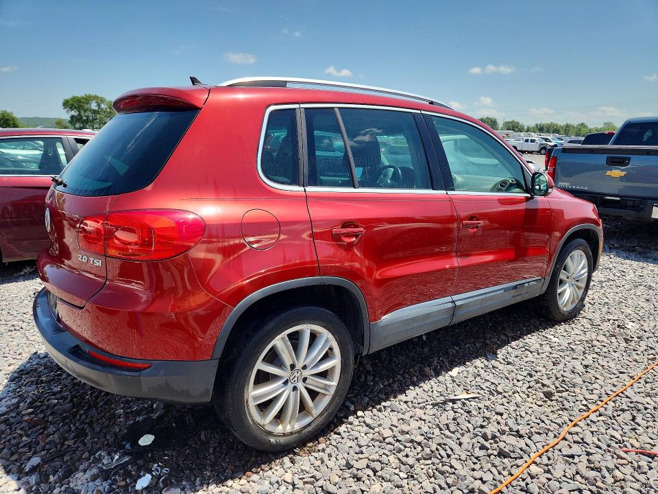 2013 Volkswagen Tiguan VIN WVGAV3AX9DW085924 COPART salvage auction — WATER/FLOOD, IL - SALVAGE CERT-FLOOD, sold $200 on 2026-08-03 (photo 3)