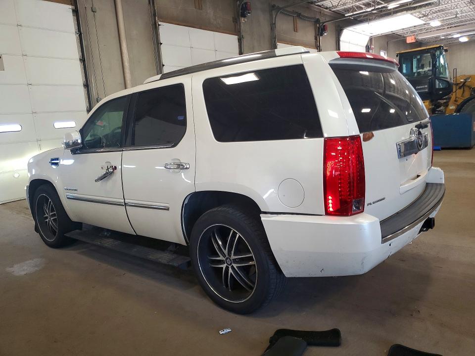 2011 Cadillac Escalade VIN 1GYS4DEF5BR378339 COPART salvage auction — SIDE, MN - CERT OF TITLE-PR SALV FLOOD, sold $775 on 2026-07-23 (photo 2)