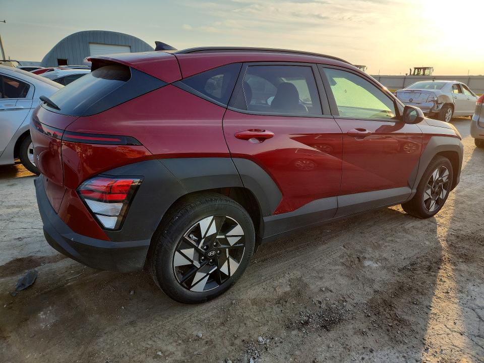 2025 Hyundai Kona VIN KM8HB3AB5SU286112 COPART salvage auction — WATER/FLOOD, FL - CERT OF TITLE-SLVG REBLD FLOOD, sold $7,500 on 2026-07-27 (photo 3)