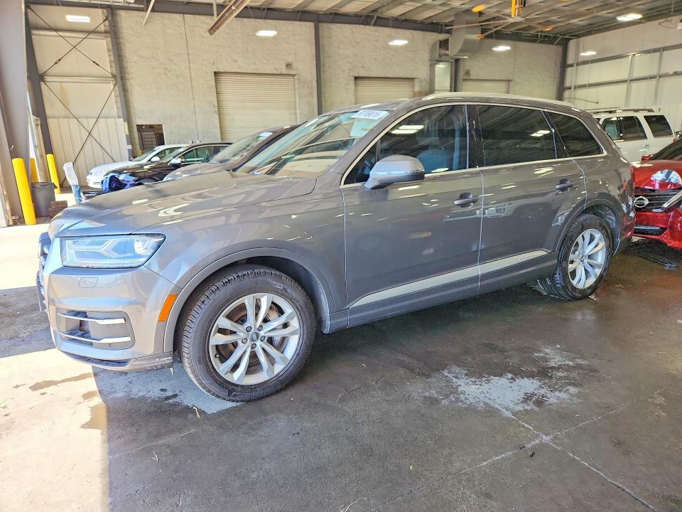 2017 Audi Q7 VIN WA1LAAF73HD039247 COPART salvage auction — MINOR DENT/SCRATCHES, Wi - Certificate Of Title, sold $4,800 on 2026-07-28 (photo 1)