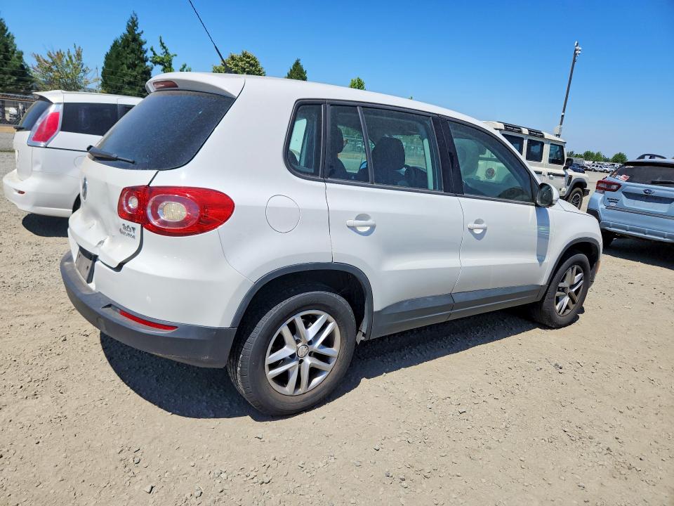 2011 Volkswagen Tiguan VIN WVGBV7AX5BW516171 COPART salvage auction — REAR END, OR - CERTIFICATE OF TITLE, sold $200 on 2026-08-04 (photo 3)