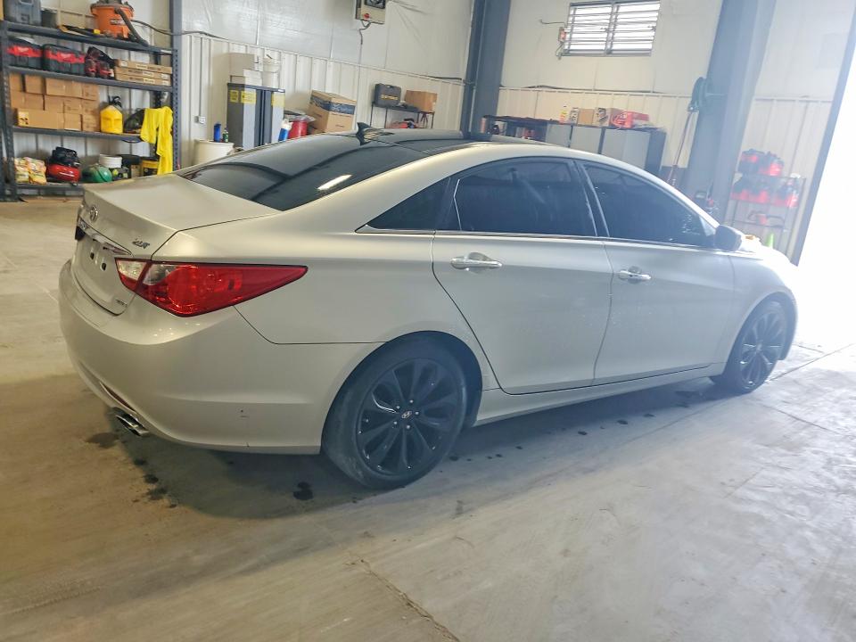 2013 Hyundai Sonata VIN 5NPEC4AB7DH801747 COPART salvage auction — MINOR DENT/SCRATCHES, SC - CERTIFICATE OF TITLE (P), sold $275 on 2026-07-28 (photo 3)