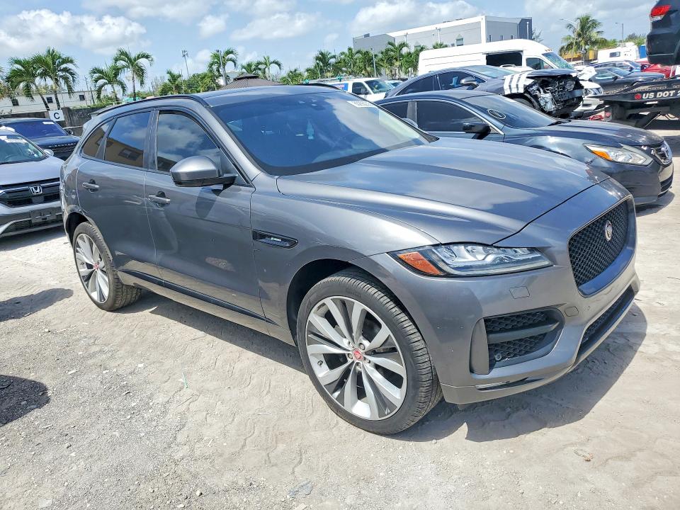 2017 Jaguar F-pace VIN SADCL2BN5HA496416 COPART salvage auction — MINOR DENT/SCRATCHES, IN - CERTIFICATE OF TITLE, sold $3,300 on 2026-07-27 (photo 4)