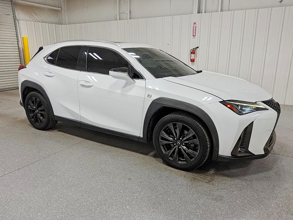 2019 Lexus Ux VIN JTHY3JBH1K2007158 COPART salvage auction — NORMAL WEAR, CA - CERTIFICATE OF TITLE, sold $15,300 on 2026-07-30 (photo 4)
