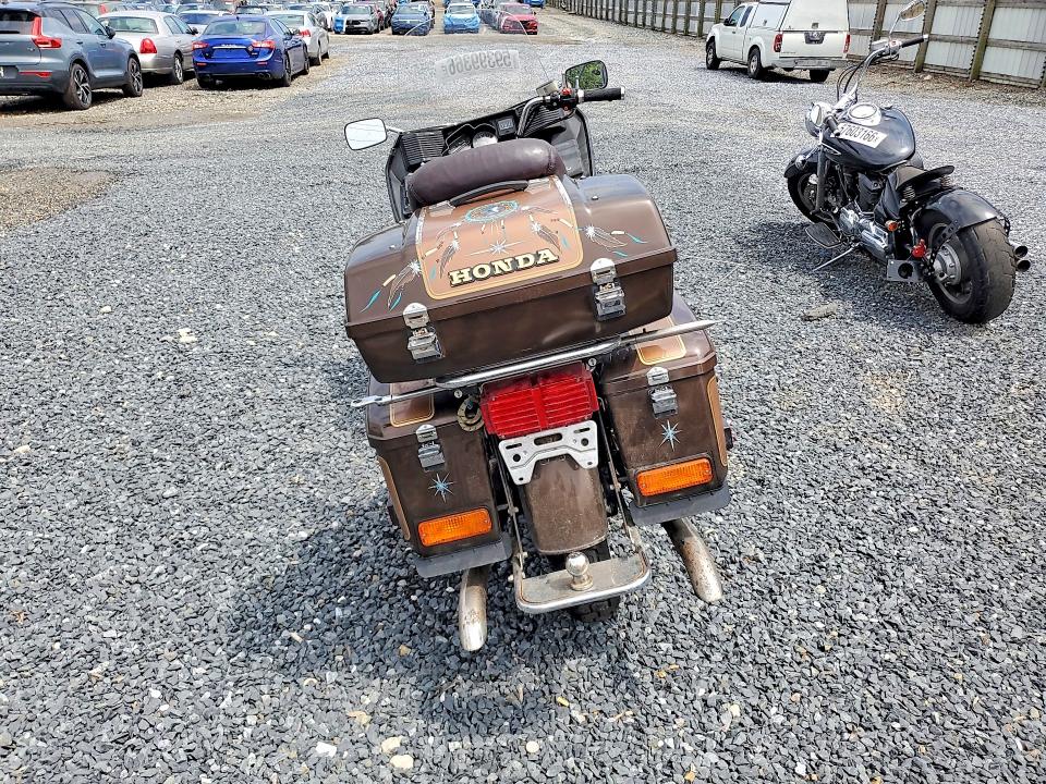 1982 Honda Gl VIN 1HFSC0227CA235658 COPART salvage auction — ALL OVER, Md - Cert Of Salvage > 75% Damage, sold $125 on 2026-07-30 (photo 4)