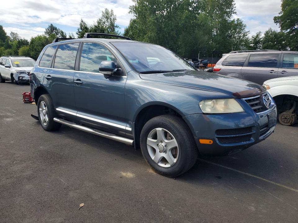 2005 Volkswagen Touareg VIN WVGBG77L25D013986 COPART salvage auction — REAR END, Or - Salvage Title Certificate, sold $100 on 2026-08-12 (photo 4)