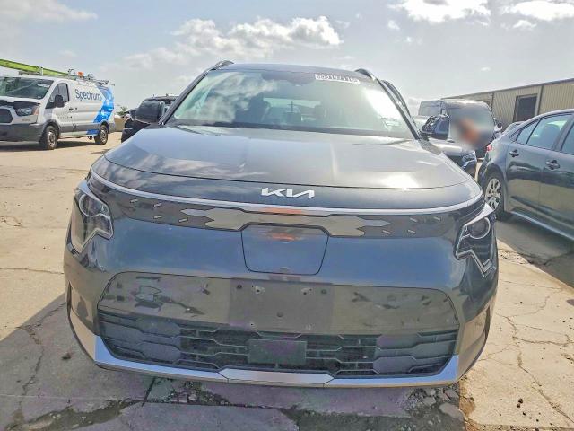 2024 Kia Niro VIN KNDCR3L10R5121667 COPART salvage auction — SIDE, TX - CERTIFICATE OF TITLE, sold $9,600 on 2026-07-08 (photo 5)