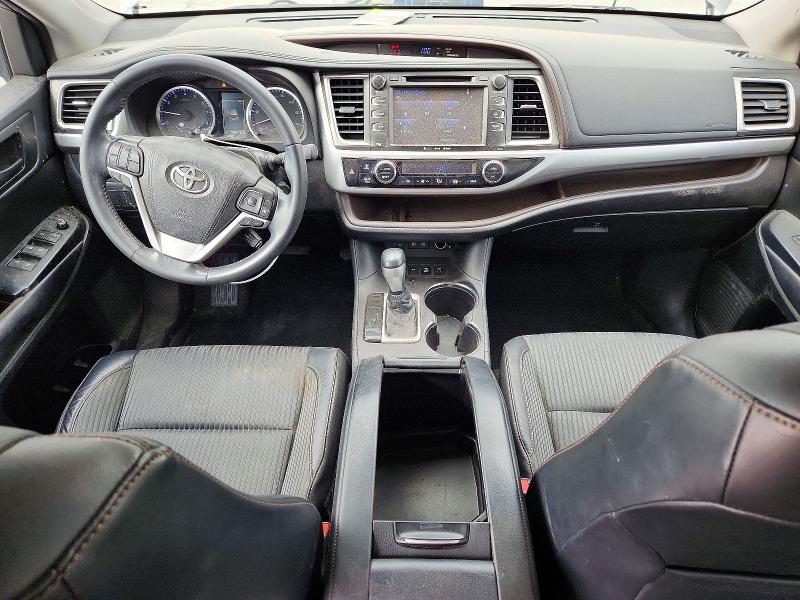 2018 Toyota Highlander VIN 5TDBZRFH5JS812280 COPART salvage auction — FRONT END, Tx - Salvage Vehicle Title, sold $6,400 on 2026-07-27 (photo 8)