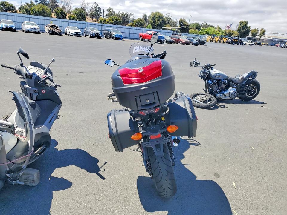 2020 Yamaha VIN JYARN62Y6LA000500 COPART salvage auction — FRONT END, Ca - Salvage Certificate, sold $1,550 on 2026-07-30 (photo 4)