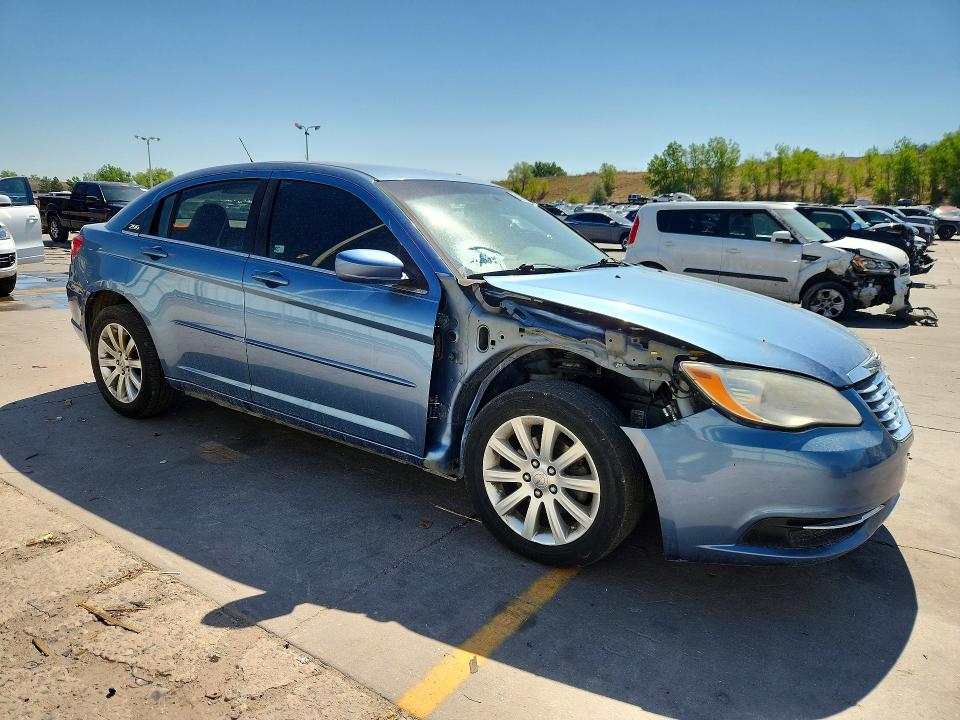 2011 Chrysler 200 VIN 1C3BC1FG7BN538506 COPART salvage auction — FRONT END, Co - Certificate Of Title, sold $750 on 2026-08-24 (photo 4)