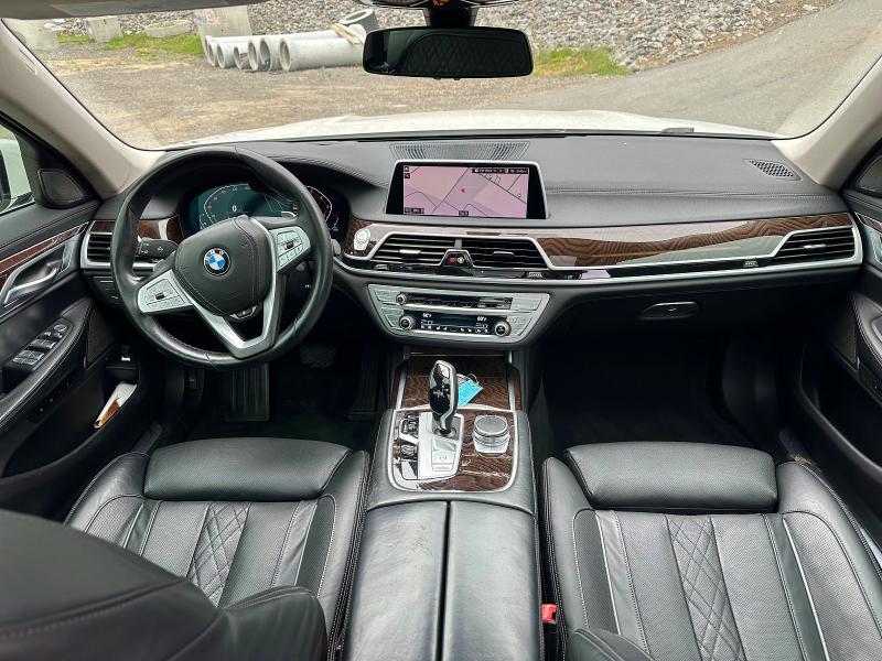 2021 BMW 7er VIN WBA7U2C03MCG37401 COPART salvage auction — MINOR DENT/SCRATCHES, Tx - Certificate Of Title (P), sold $23,000 on 2026-08-19 (photo 6)