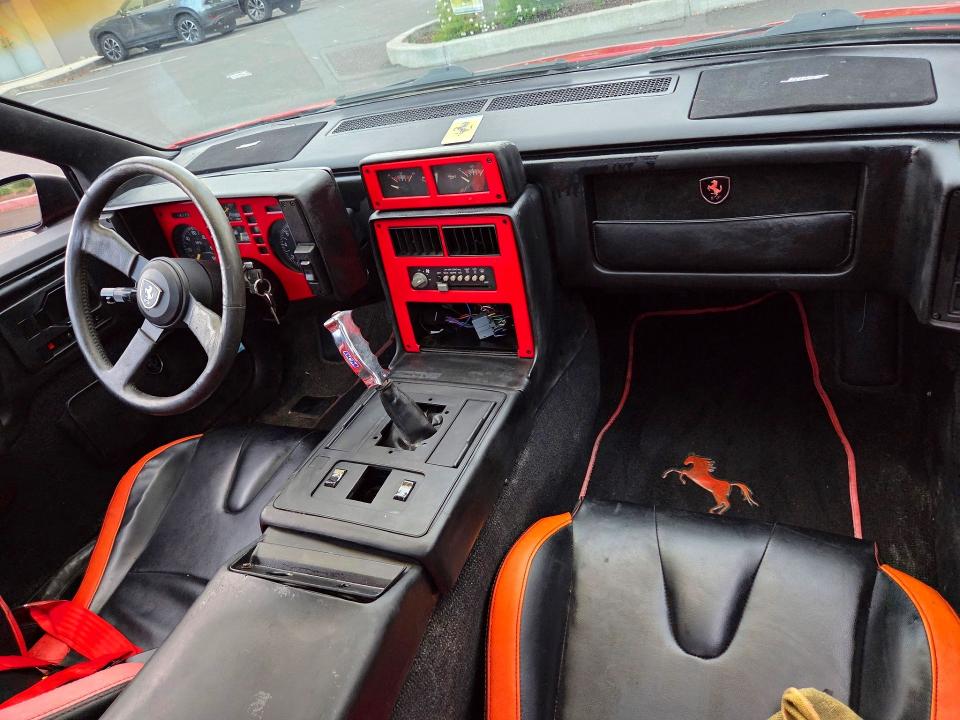 1986 Pont Fiero VIN 1G2PG9797GP281044 COPART salvage auction — NORMAL WEAR, Or - Certificate Of Title (P), sold $13,500 on 2026-07-27 (photo 5)