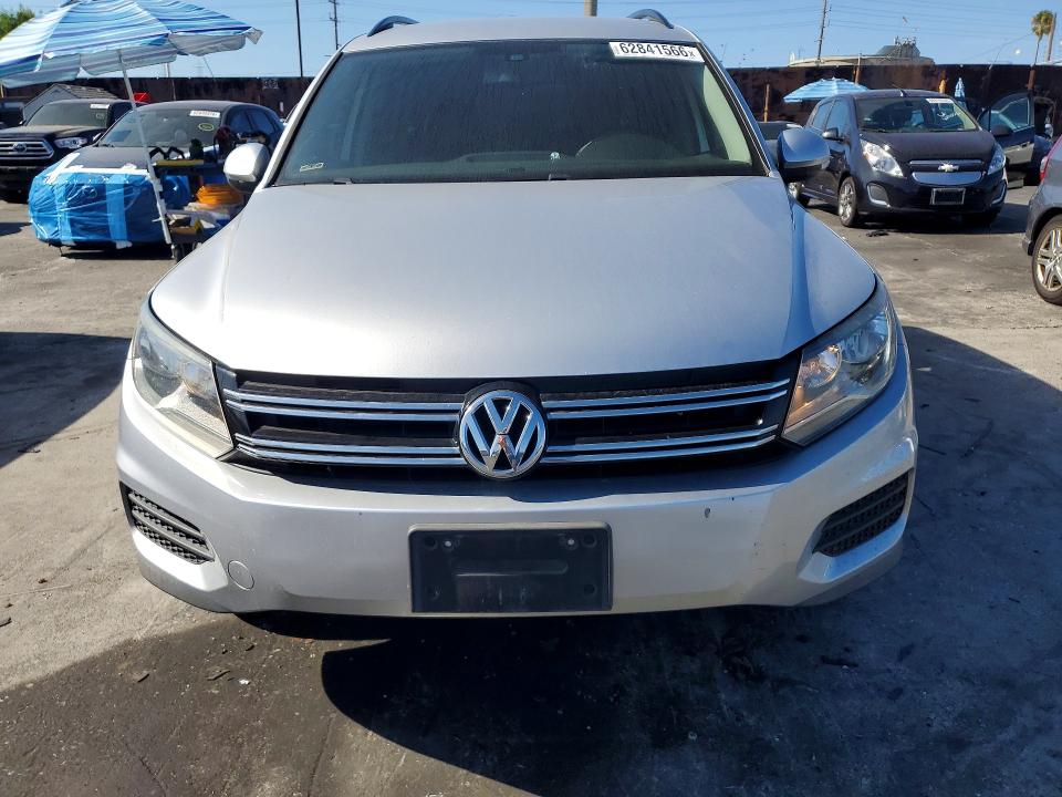 2016 Volkswagen Tiguan VIN WVGAV7AX6GW525884 COPART salvage auction — NORMAL WEAR, Ca - Dis/Dlr/Exp Only Clean Title, sold $1,700 on 2026-07-29 (photo 5)