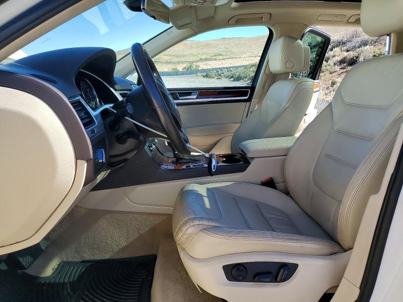 2011 Volkswagen Touareg VIN WVGFF9BP8BD004733 COPART salvage auction — MINOR DENT/SCRATCHES, NV - CERTIFICATE OF TITLE, sold $875 on 2026-07-16 (photo 7)