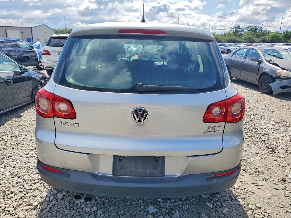 2010 Volkswagen Tiguan VIN WVGBV7AX1AW516456 COPART salvage auction — FRONT END, Ma - Cert Of Title-Reconstrctd Coll, sold $400 on 2026-08-14 (photo 6)