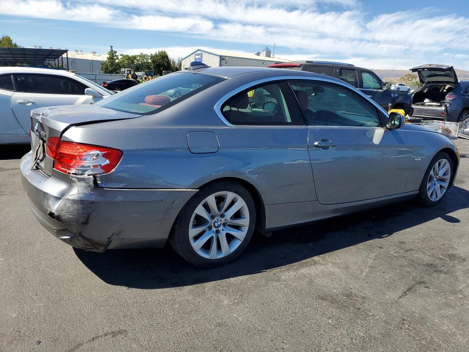 2011 BMW 3er VIN WBAKE5C58BE573066 COPART salvage auction — REAR END, Ca - Dis/Dlr/Exp Only Clean Title, sold $525 on 2026-07-14 (photo 3)