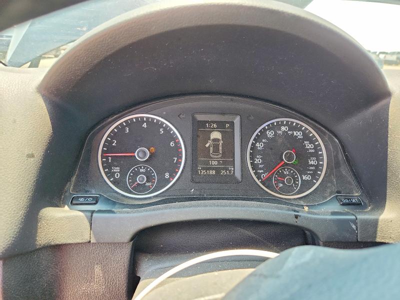 2017 Volkswagen Tiguan VIN WVGBV7AX0HK054845 COPART salvage auction — REAR END, TX - SALVAGE VEHICLE TITLE, sold $1,350 on 2026-08-18 (photo 9)